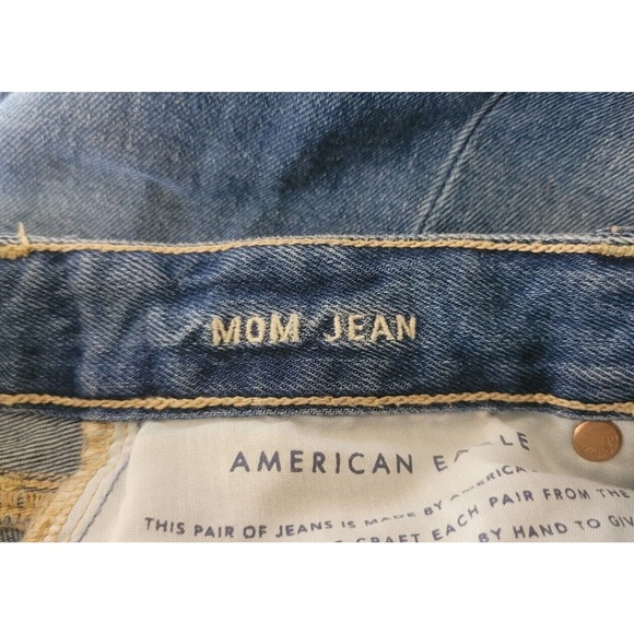 American Eagle Mom Jean Womens Size 2 High Rise Distressed Raw Hem Medium Wash - Picture 8 of 9